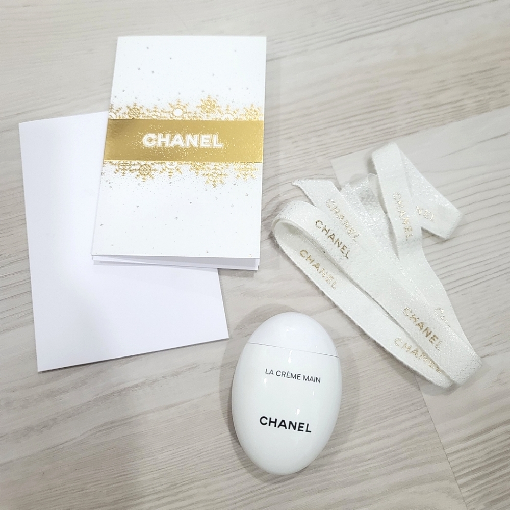 NEW CHANEL LA CRÈME MAIN Hand Cream ,Ribbon and Card.